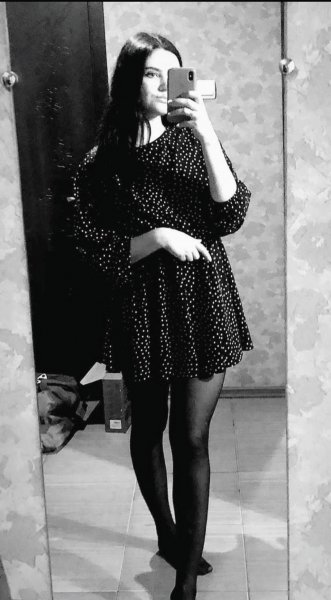 Сестра Віка її муж їпе в мене в гостях ,я в залі дрочкую