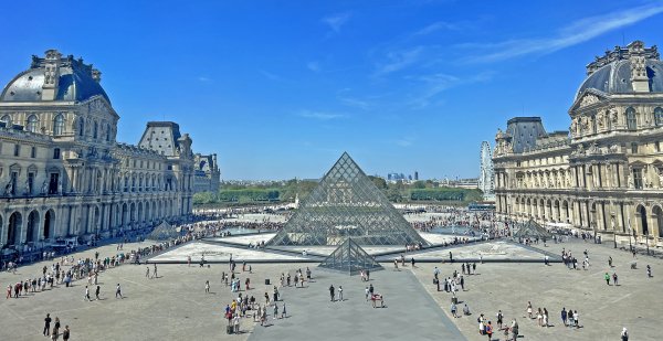 Cour Napoléon from the southeast (52315415533)