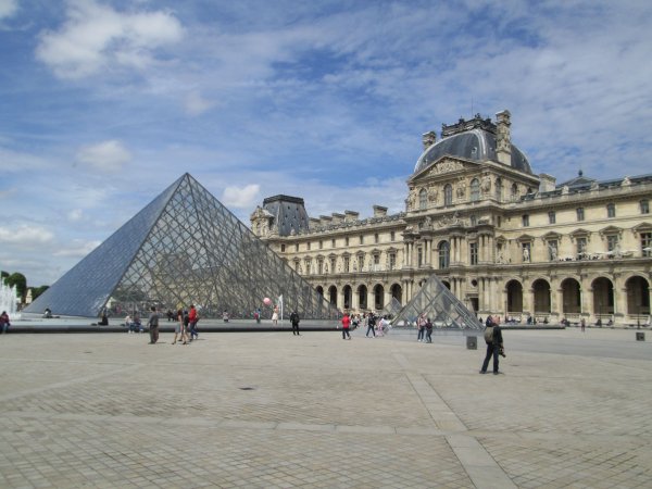 The Louvre, Paris (17536557176)