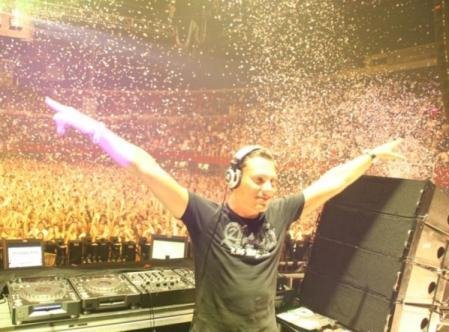 Tiesto - Pump it louder (Drive)