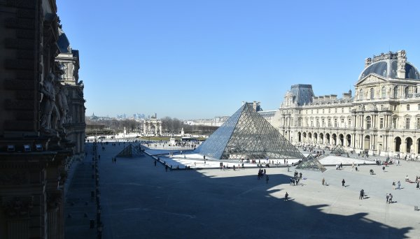 Cour Napoléon du Louvre 25-02-2019 10-31-56