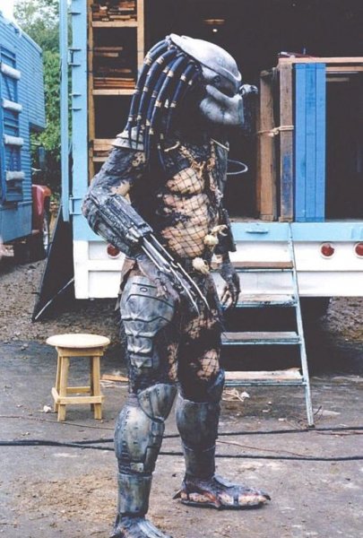 26. Self Destruction (V&amp;N RMX)