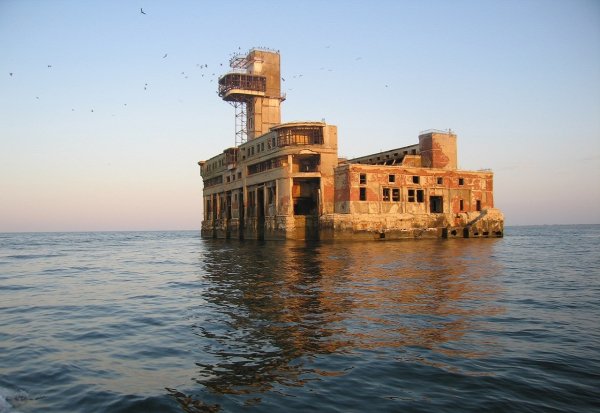 засекреченный форт на Каспии