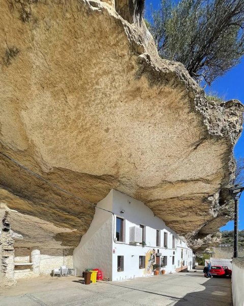 Сетениль-де-лас-Бодегас (1)