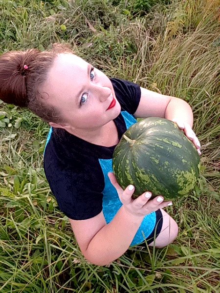 Первый свой арбуз