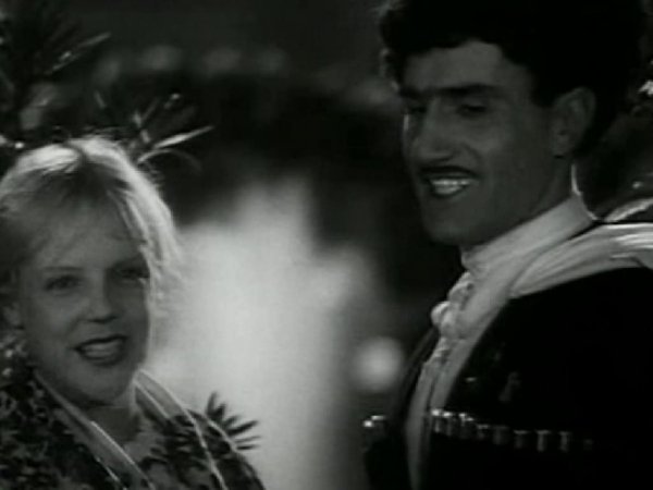 Марина Ладынина и Владимир Зельдин - Песня о Москве (из кф Свинарка и пастух) (из кф Свинарка и пастух)