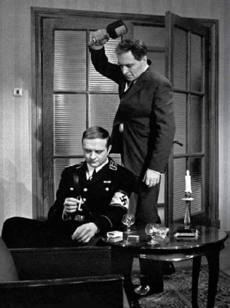 Не надо зажигать свет! - Диалог Штирлица и Холтофа