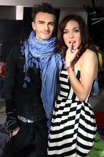 Рома Кенга и Агния Дитковските - Самолёты