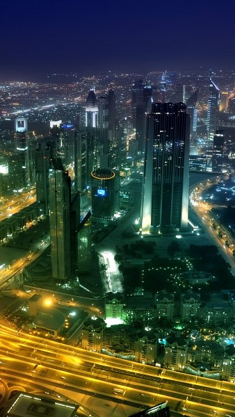 Ночной город Дубай в ОАЭ