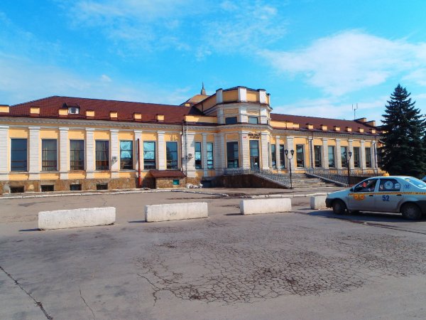 Здание РЖД вокзала станции Шахтная