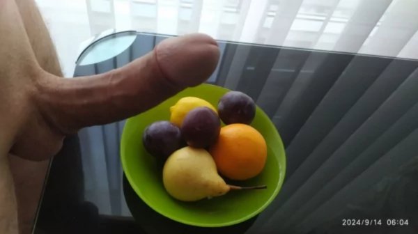 Красивый и классный член, натюрморт. Стояк, возбужденный.