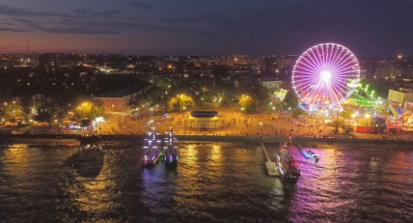 Бердянск ночью