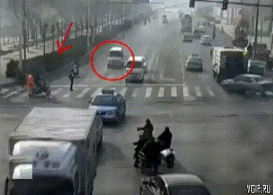 Непонятная Авария На Перекрёстке