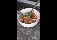 Салат с куриной печенью