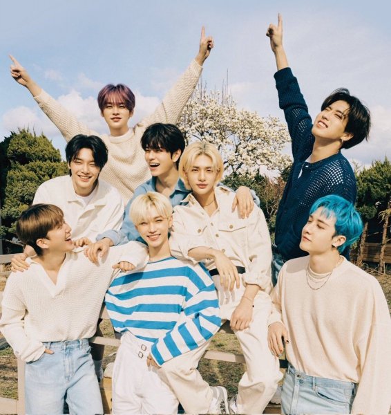 Stray Kids - SLUMP