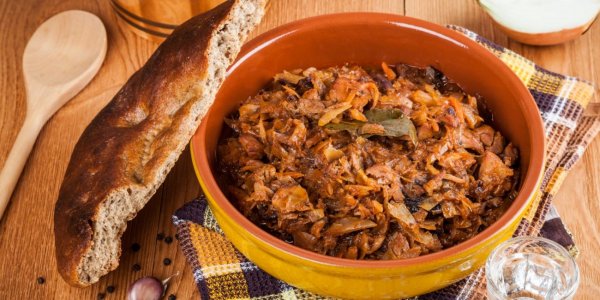 Бигус со свининой и грибами - сытный обед по-польски