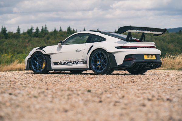 Porsche-911-gt3-rs