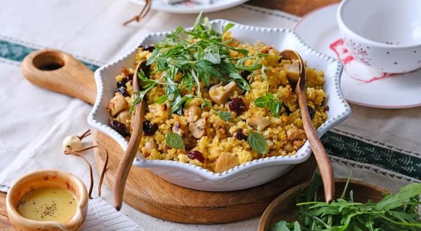 Запечённое пшено с шампиньонами, луком и зеленью