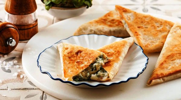 Конвертики из лаваша с яйцами и сыром