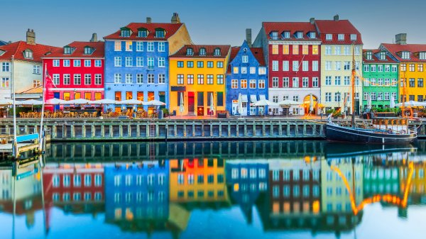 ColorfulCop ROW6097405388 UHD