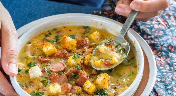 Гороховый суп с копчёностями и гренками
