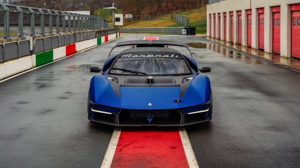 Обои Maserati MCXtrema 2024