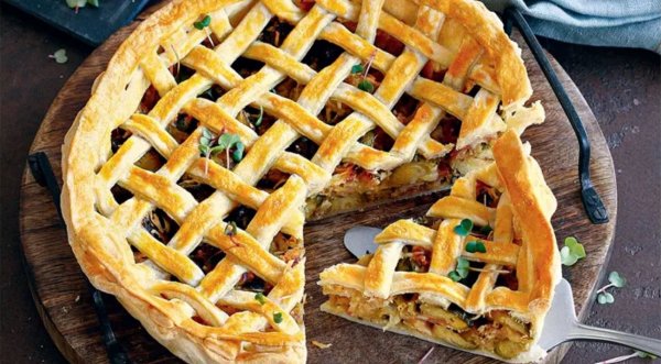 Пирог с брюссельской капустой и сыром