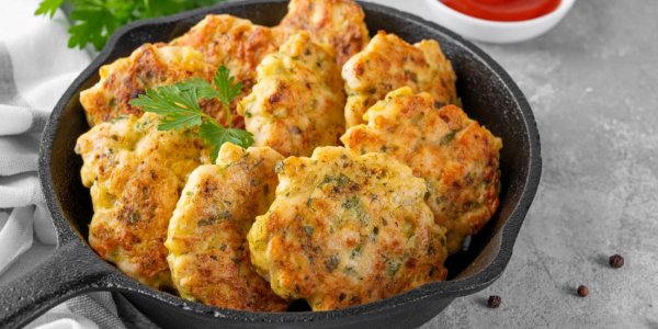 Оладушки из куриной грудки с сыром