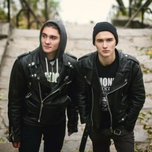 Across The Road - З нового листка