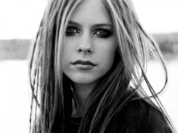 Avril lavigne 75-medium
