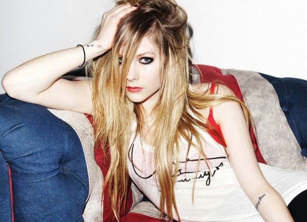 Avril lavigne pictures 1600 x 1200-medium
