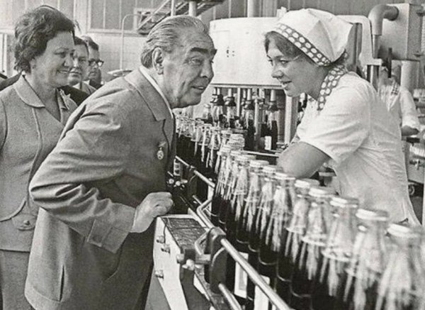 Знаменитая фотография беседы Леонида Ильича