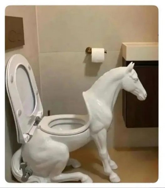 Белый конь
