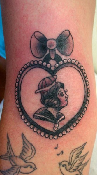 Tattoo (825)