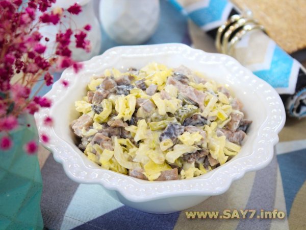 Салат с языком и грибами