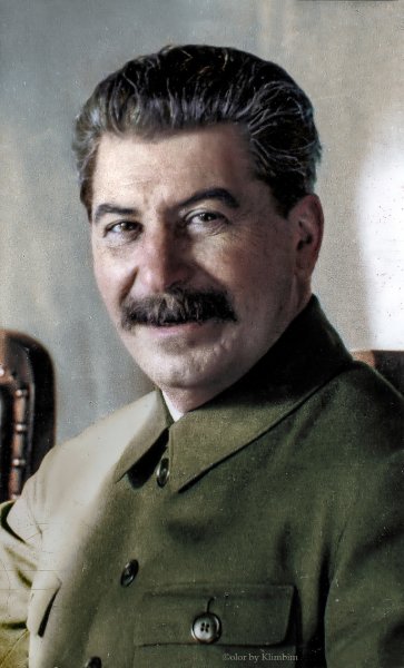 Сталин добро улыбался ...