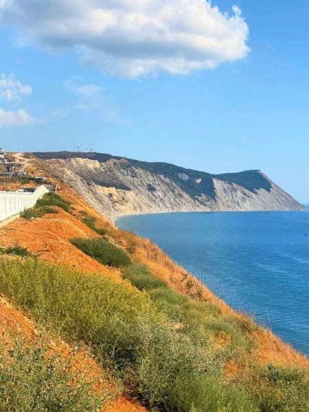 Анапа. Вид на лысую гору