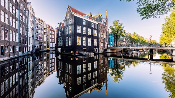 ArmbrugBridge ROW0384861076 UHD