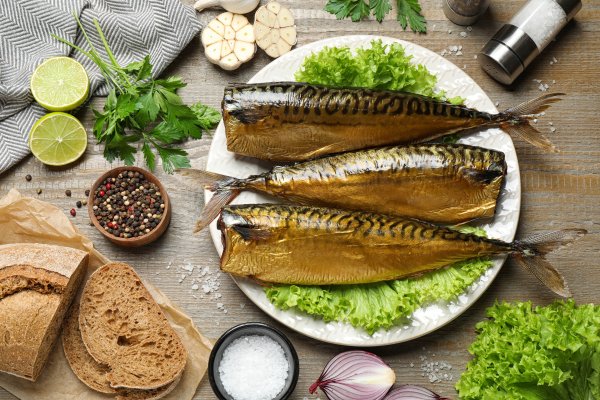 Ryba-skumbriia-kopchenaia-ryba