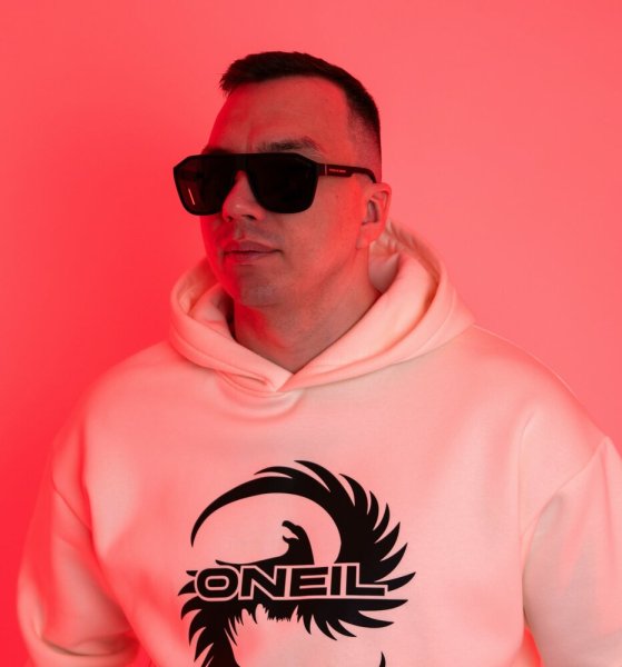 Oneil feat. KANVISE - Requiem
