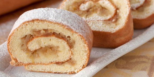 Яблочный рулет - быстрый и простой десерт к чаю