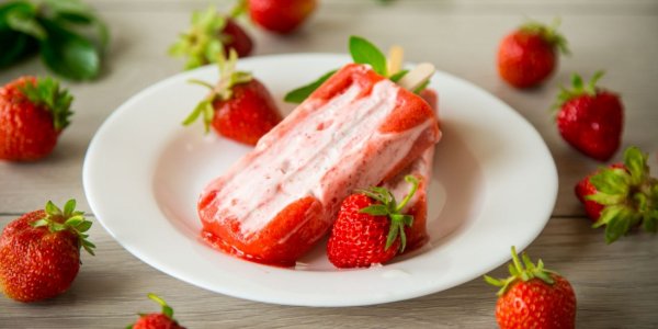 Клубничное мороженое - на йогурте