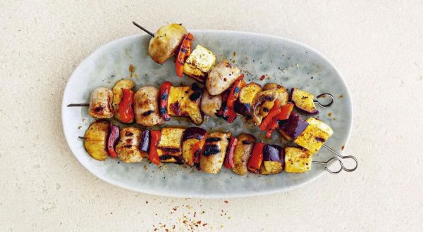 Шашлык - с колбасками, баклажанами, грибами и сыром халуми