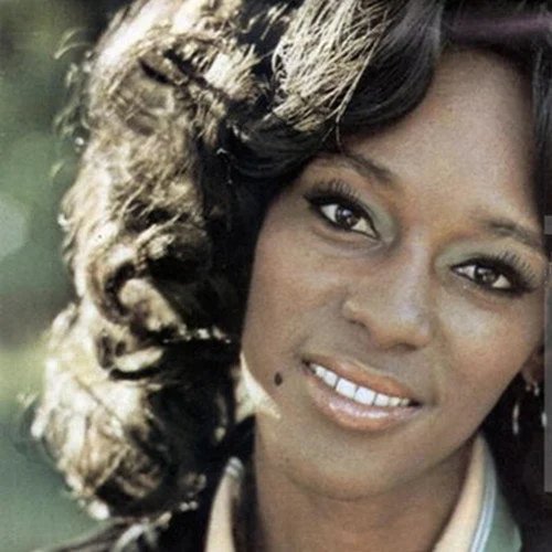 Gwen McGrae - All This Love I&apos;m Giving