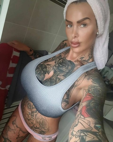 picture_387843890