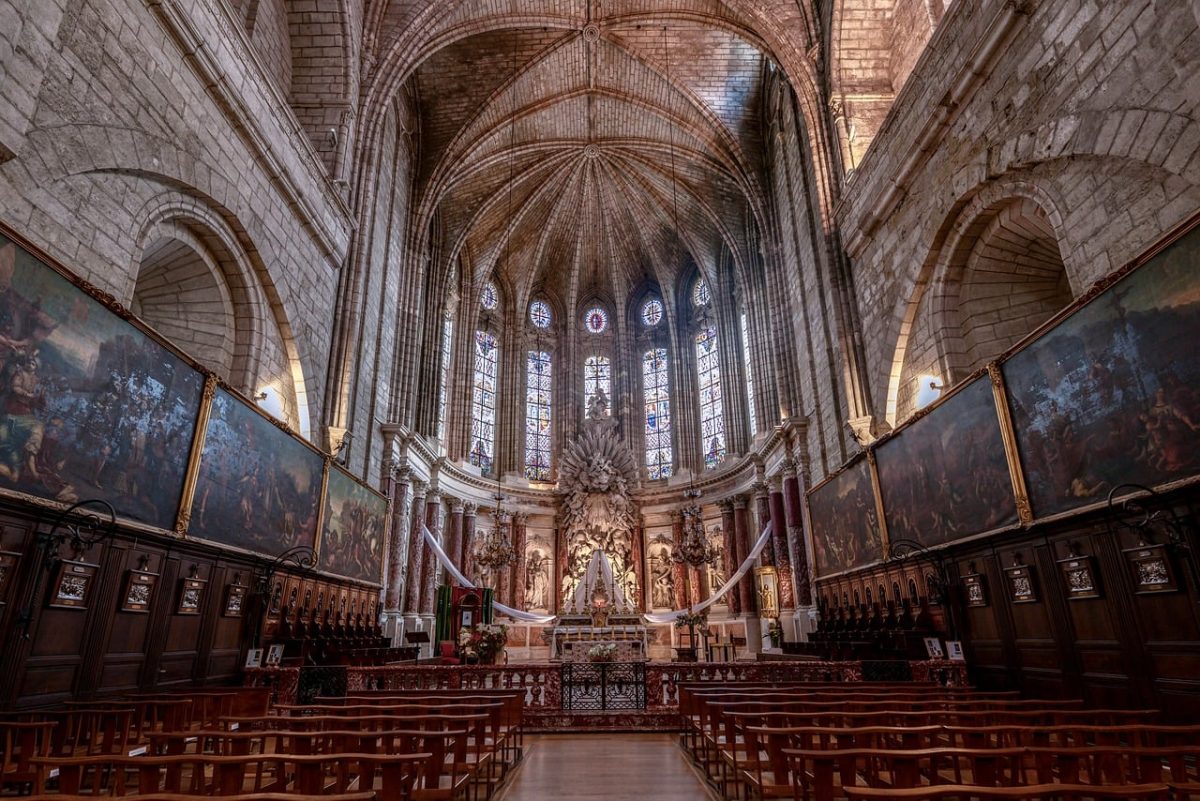 cathedral, church, religion, architecture, france, landmark, basilica, fresco, statue, stained glass