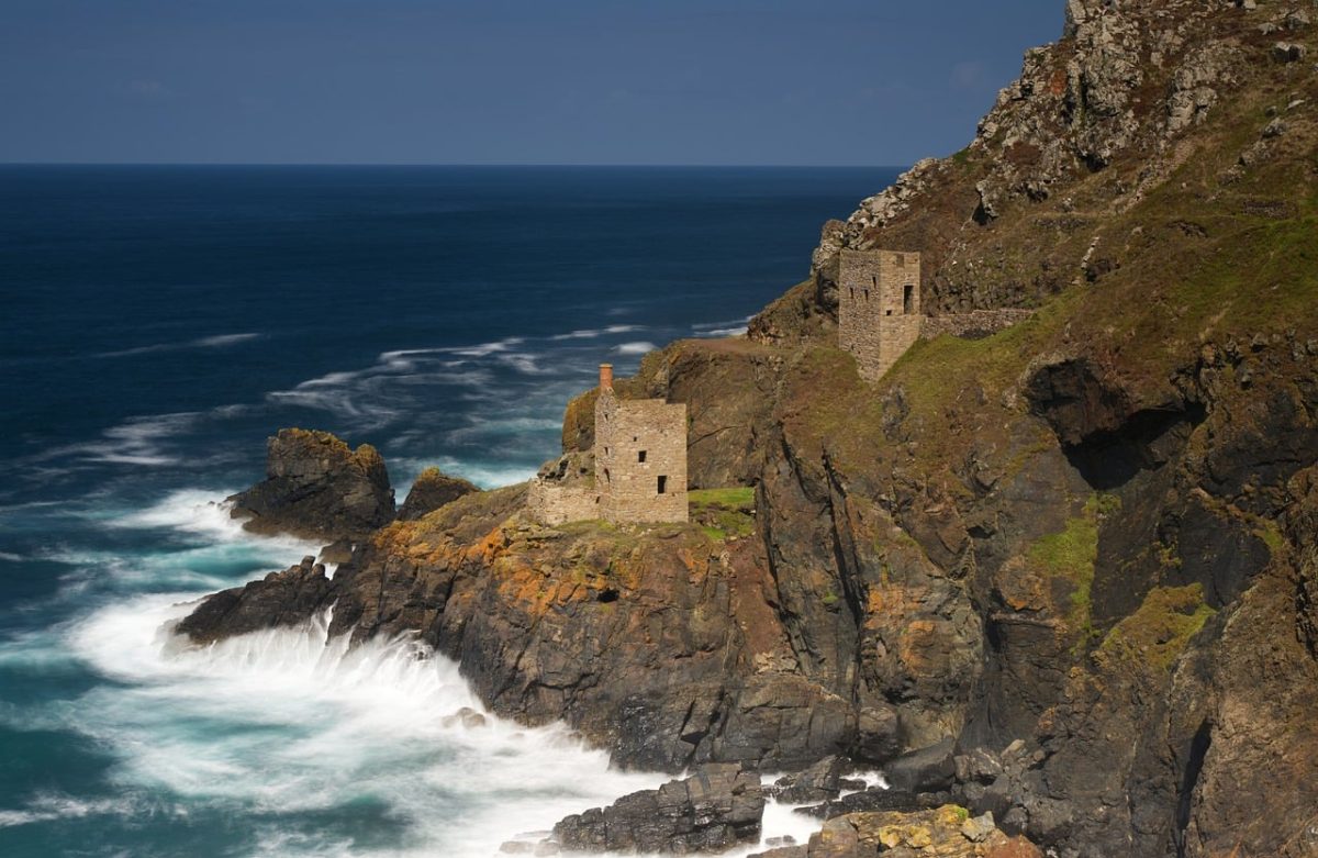 cornwall, cliffs, ocean, coast, ruins, sunset, mining, mediterranean, dramatic, medieval, history, british, english, drama, crazy waves, light, landscape, nature, waves, rocks