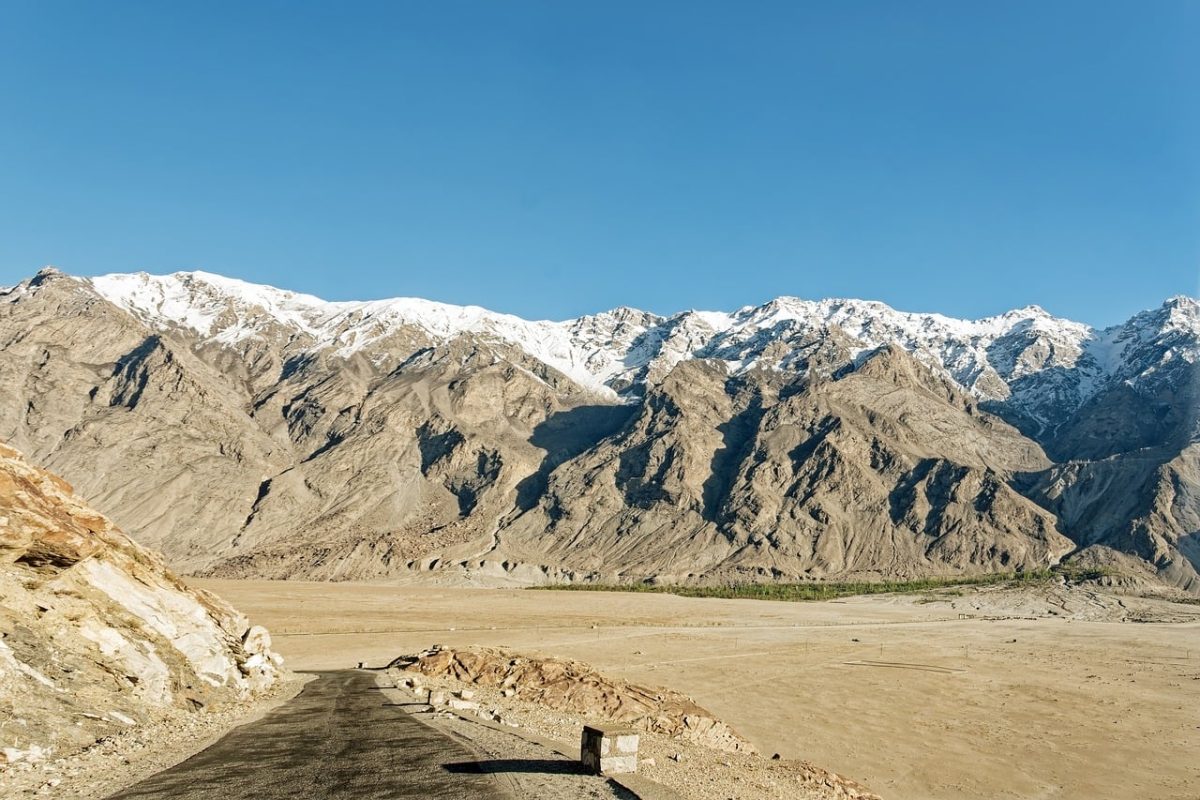 mountain, desert, karakorum, pakistan, nature, road, sky, snow, canyon, blue, shigar, gorge, sand, summer, travel, adventure, dramatic, view, excursion, beautiful