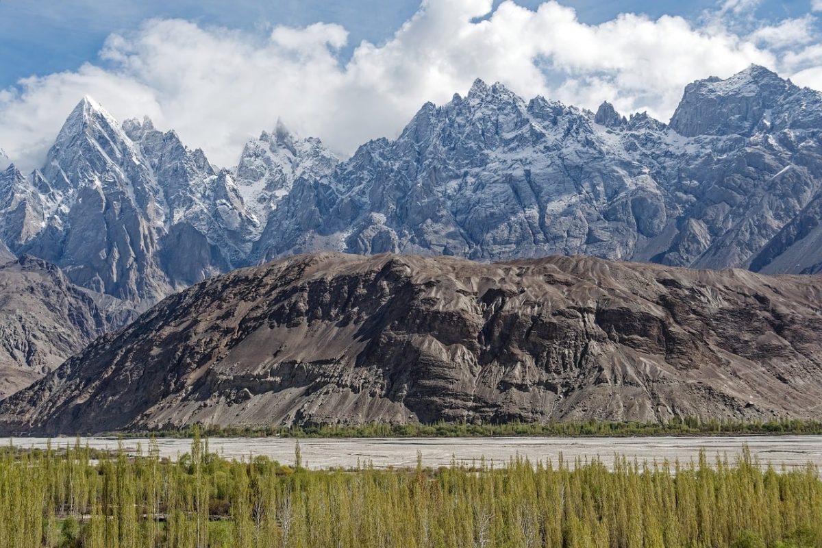 pakistan, gilgit-baltistan, mountain, river, karakoram, mountains, snow, landscape, nature, sky, clouds, forest, shyok river, breathtaking, background, mountain formation, haldi cones, rock, beauty