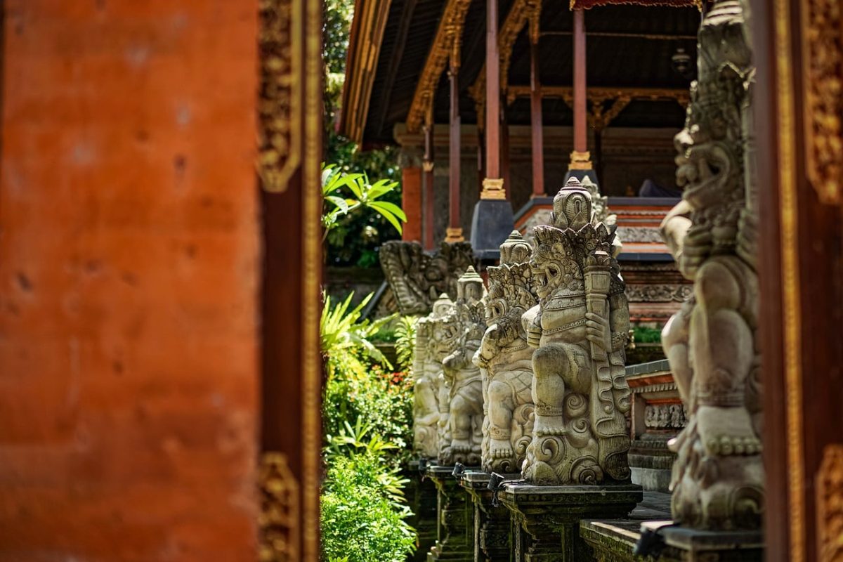 bali, temple, statue, architecture, asian culture, sculpture, balinese architecture, hindu culture, art, traditional, historical, decoration, vault, shrine, tourist attraction, traditional art, details, statues in bali, exotic, sculptural art